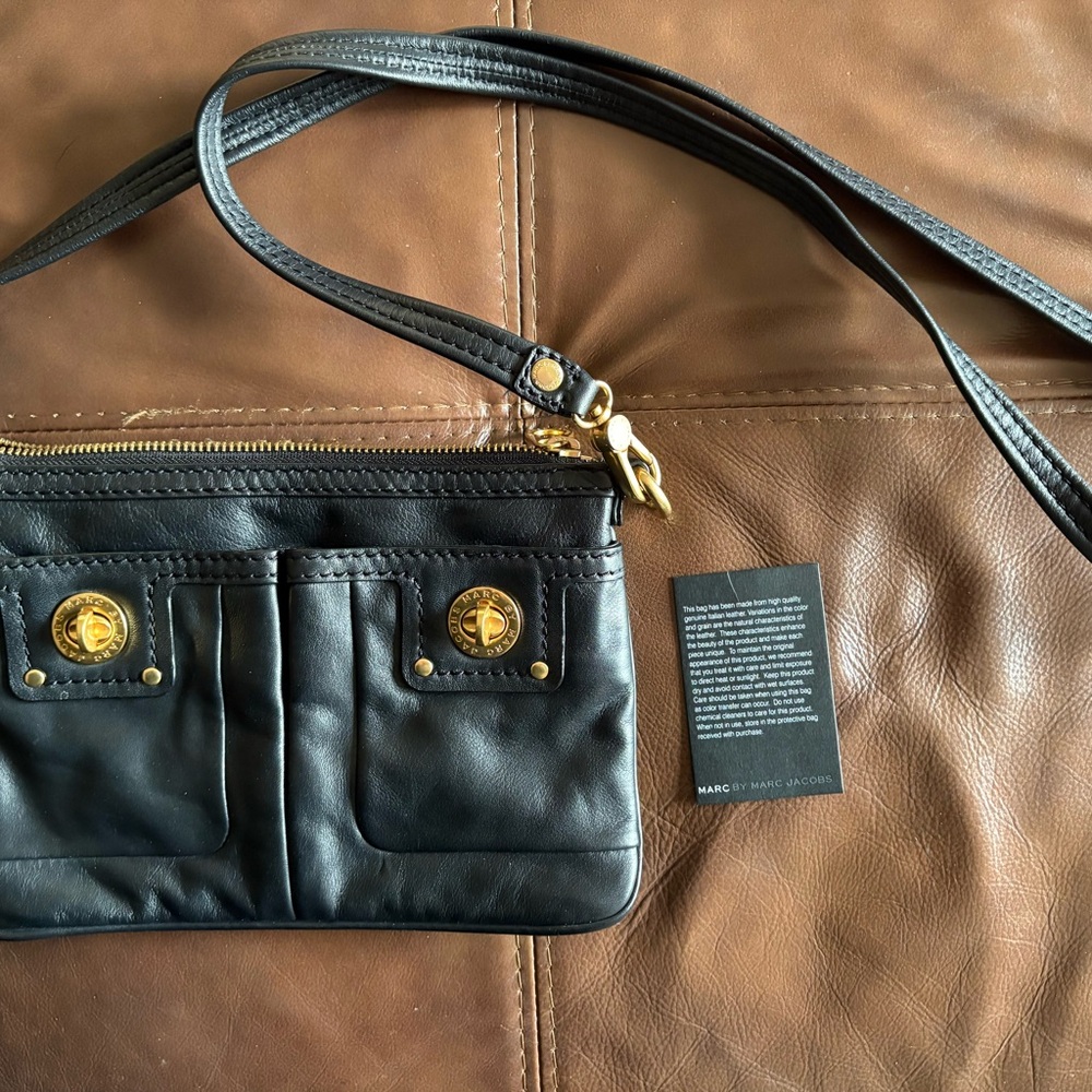 Marc Jacobs Black Belt Bag Sleek Design